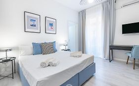 Garibaldi Central Apartment